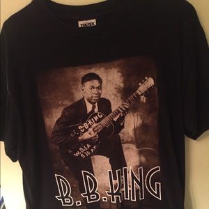 B B King with guitar on front and tour map on back